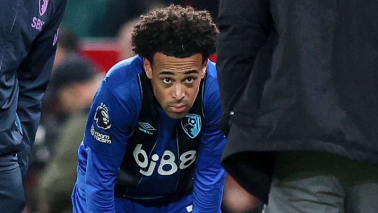 Tyler Adams exits Bournemouth’s draw at Man United with apparent knee injury